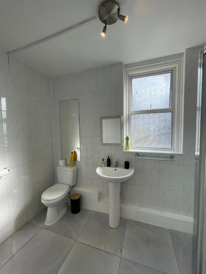 Amazing 3 Bedroom Flat Minutes From Tower Bridge Лондон Экстерьер фото